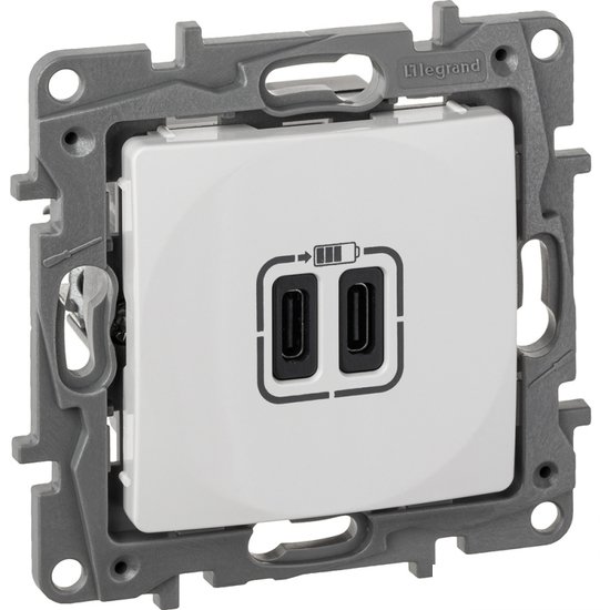 Розетка Type-C Legrand Etika 672235 (белый)