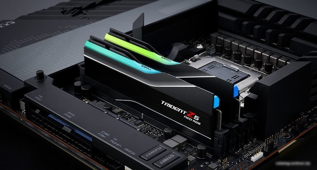 Оперативная память G.Skill Trident Z5 Neo RGB 2x64ГБ DDR5 6000 МГц F5-6000J3244G64GX2-TZ5NR