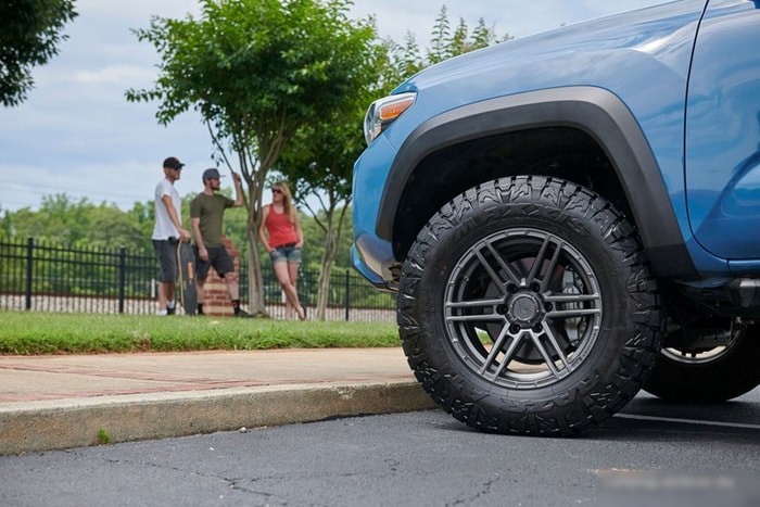 Автомобильные шины Maxxis RAZR AT 265/65R17 112T