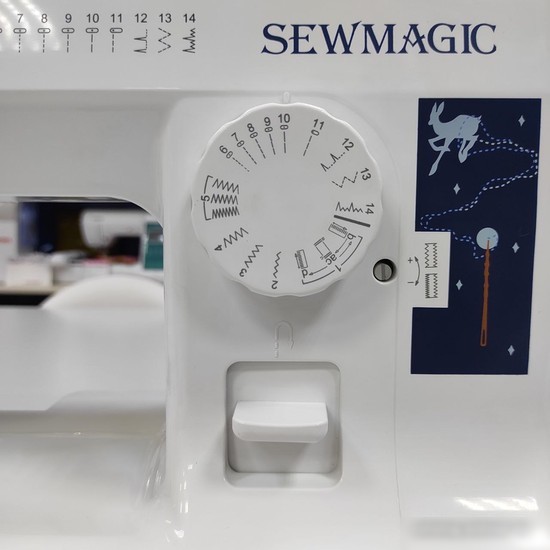 Электромеханическая швейная машина Leader Sewmagic