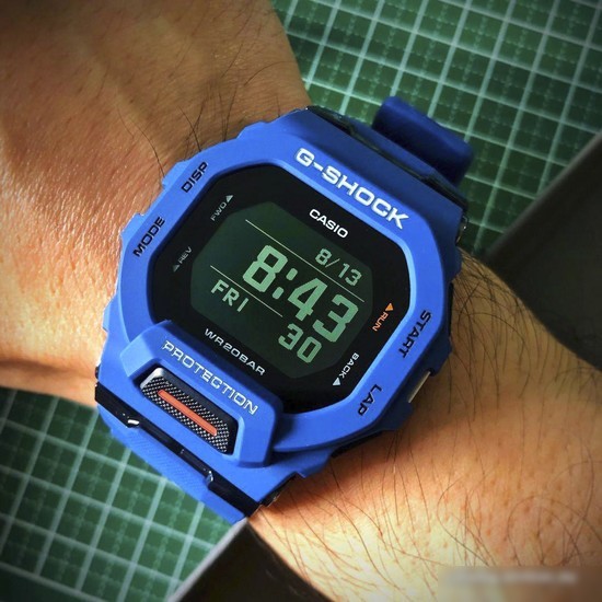 Наручные часы Casio GBD-200-2E