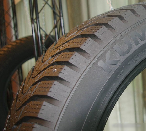 Автомобильные шины Kumho WinterCraft ice Wi31 225/60R16 102T