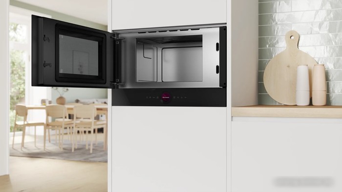 Микроволновая печь Bosch Serie 8 BFL9221B1