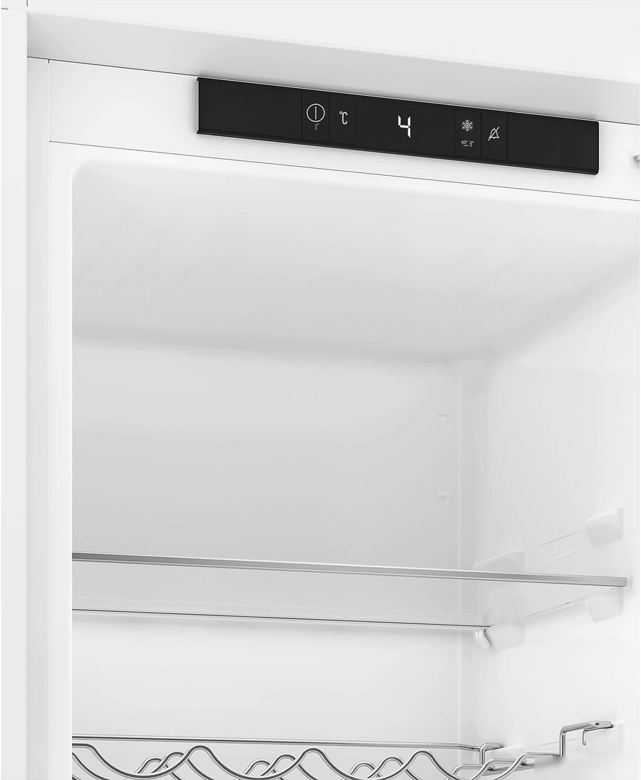 Однокамерный холодильник Hotpoint HBDR 18I