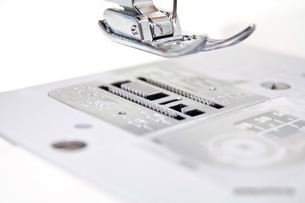Швейная машина Janome EL-150