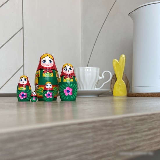 Развивающая игра Брестская Матрешка В зеленом сарафане и красном платке (набор 5 шт)