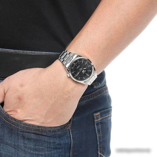 Наручные часы Seiko SNK567J1